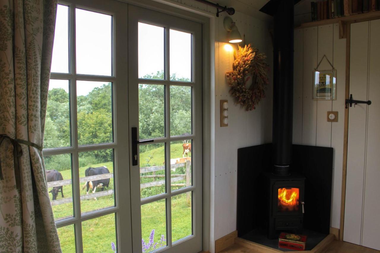 The Parlour, For Alton Towers & The Peak District Villa Uttoxeter Exterior photo