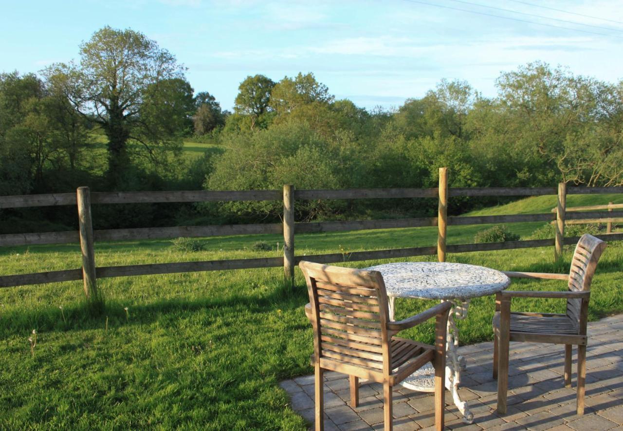 The Parlour, For Alton Towers & The Peak District Villa Uttoxeter Exterior photo